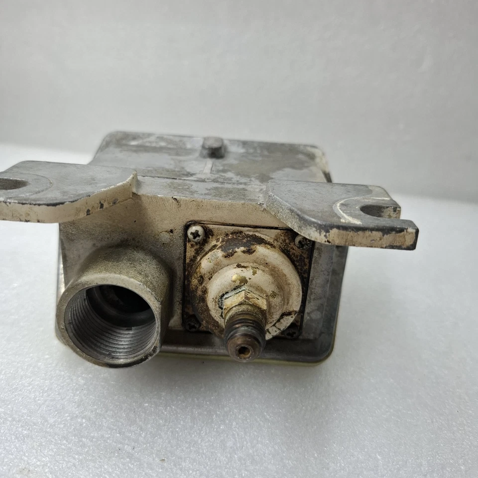 SAGINOMIYA PRESSURE CONTROLS SNS C106PQ